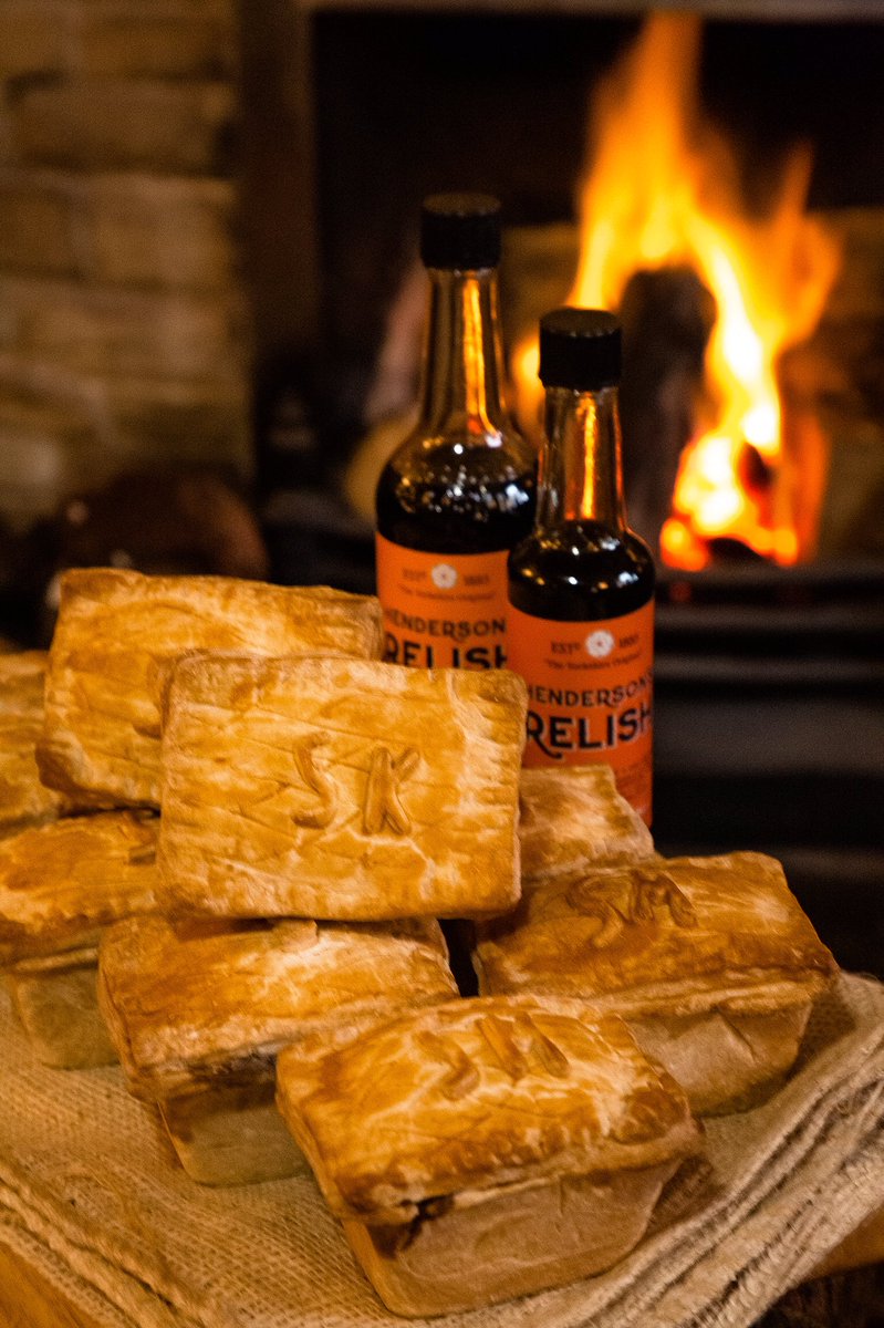 #PieFriday Delicious Homemade Pies, served with Mushy Peas and Gravy, and not forgetting the @HendoRelish o’course! Open 12.00pm every Friday and Pies are served all day till 9.00pm #pieandpeas #pieandapint #homemadepie #hendersons #properpub #yorkshire #HD8 #huddersfield