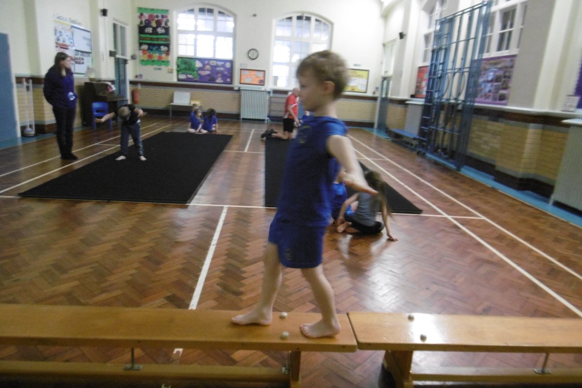 🤸‍♀️🤸‍♂️<a href="/CambridgeSch/">Cambridge Primary</a> Giraffe Class learning new skills in P.E.