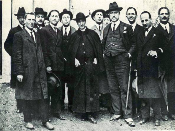 m_giaci's tweet photo. "La #politica è la forma più alta della carità" (S.PaoloVI). 
Ben venga politici #liberieforti.

#LuigiSturzo 

#positionpapers https://t.co/I9u2Bqc6sT