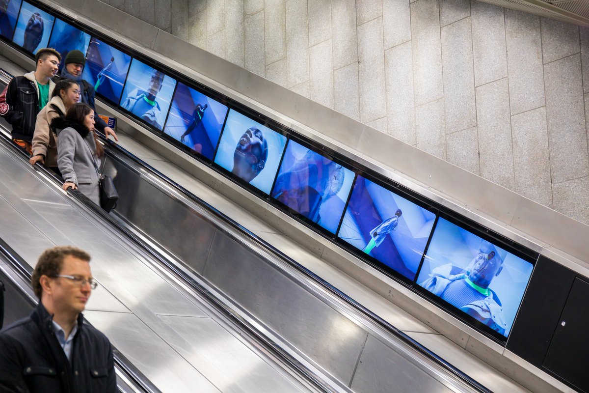 ExterionMediaUK's tweet photo. We’re loving the latest @NikeUK creative on our #DigitalRibbons 😍 This stand-out, #fullmotion product is engaging Londoners on a whole new scale. Find out more here: https://t.co/Fn9C0V7iCr https://t.co/FpVBegK6cV