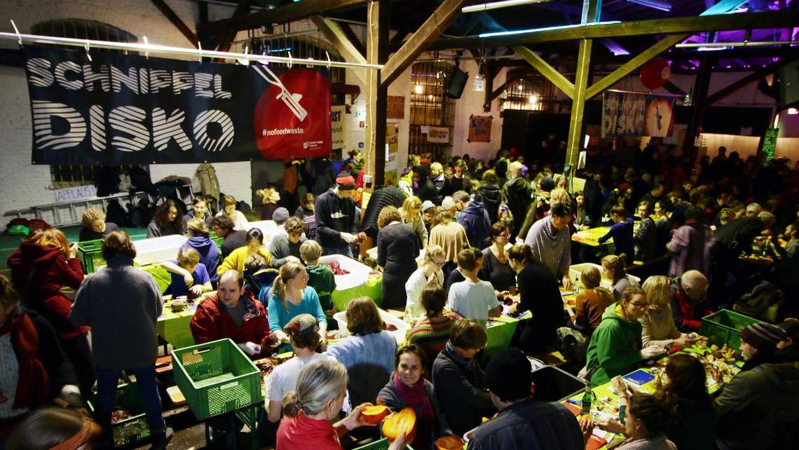 ARC2020eu's tweet photo. Beets, Beats and the Fight for Better Bites – Berlin Rocks this #WHES19 Weekend
Some great events happening this weekend in Berlin - all the deets here!
#WirHabenEsSatt 
#schnippeldisko
#soupandtalk
https://t.co/D2BwpTUvNG https://t.co/4IA5O7qPJo