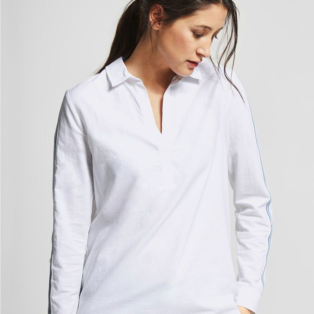GoodsKilkenny's tweet photo. A classic white shirt is a must in every wardrobe. This shirt with blue stripe on the arm is perfect for the modern office.
You'll find this look on the 2nd floor in our Mezzo department.
#under1roof #GetTheLook #NewLook #Spring19 #StreetOne https://t.co/5dBlEWI7UX