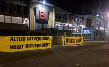 Sol(d) out, #NAC aanhang met spandoeken naar #Tilburg - bit.ly/2T27934 - #Breda #Derby #FranSol #Spandoek #WillemII
