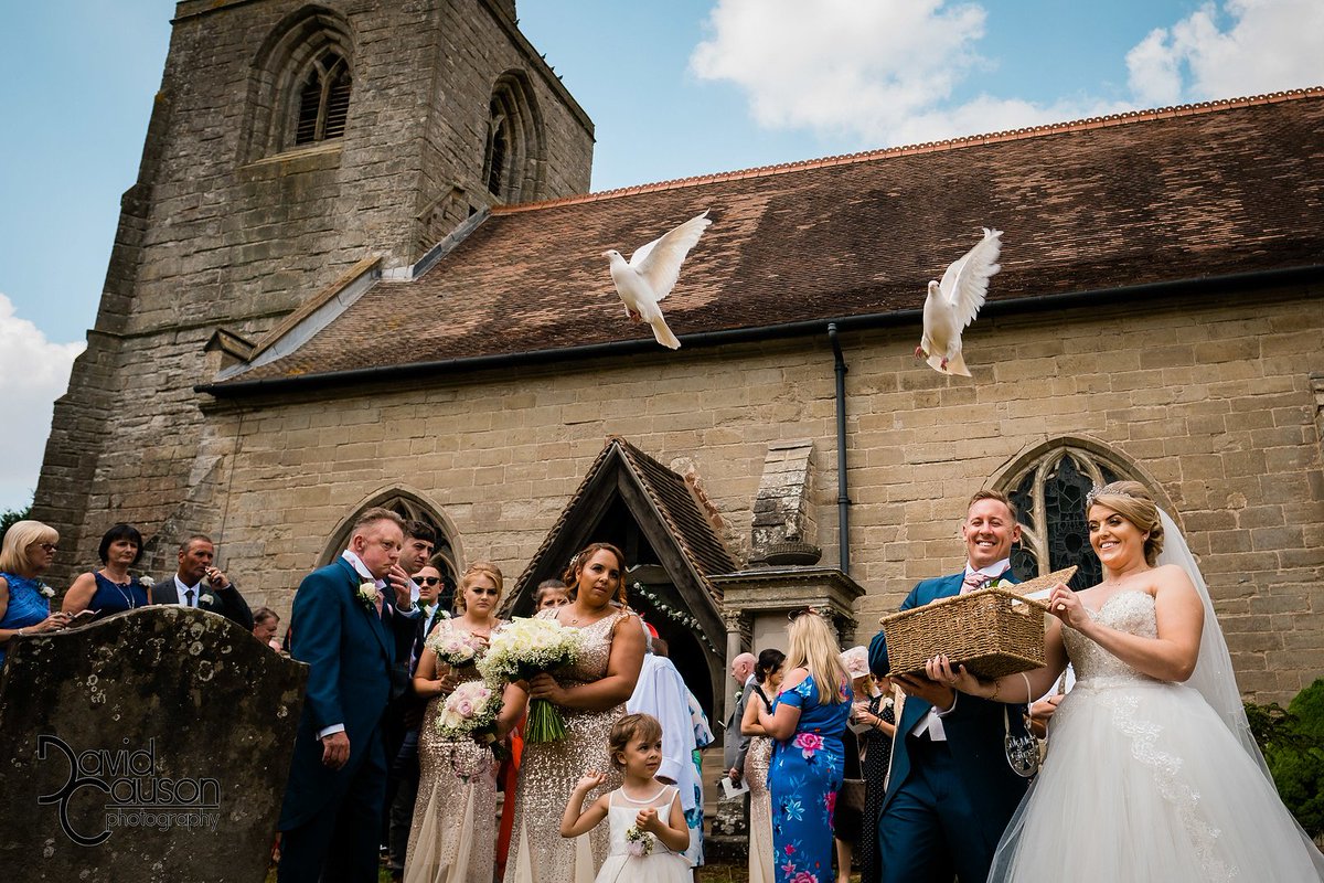 Last year I photographed 2 dove releases at weddings, having a professional camera that can keep up with the action and knowing how to set it up is a must. #St Mary Magdalene Church #dove release #weddingday #weddingsinbirmingham #weddinginspiration #bride #fujiphotographer