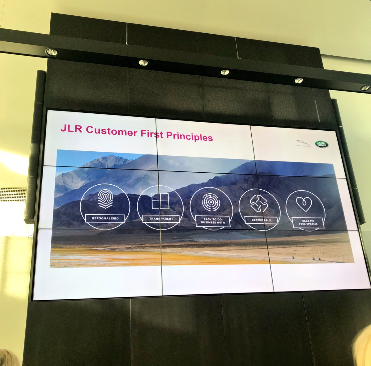 webex_cpaas's tweet photo. Nina Jones, former Director of Customer Experience at Microsoft and Jaguar Land Rover talking about the 4 Digital Transformation pillars and Customer First Principles. @DLFmembers #DLFCX #CustomerExperience #DigitalTransformation https://t.co/kWOsWHDnTi