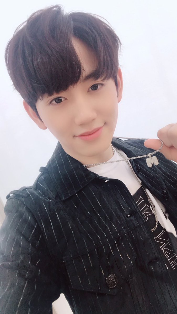 YG_TreasureBox's tweet photo. 💎본방사수💎
YG 보석함 마지막화 방송 1시간 전!
파이널 경연 무대 셀카를 공개합니다✨
#YG보석함 #YG_TREASURE_BOX #보석함 #FINAL_EPISODE #VLIVE_10PM #JTBC2_YOUTUBE_MIDNIGHT #YG https://t.co/c7q0SEfy3i