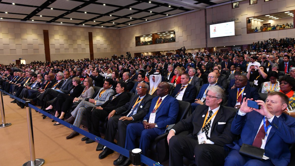 narendramodi's tweet photo. The Vibrant Gujarat Summit has:

Dignity of the presence of top political leaders.

Energy of CEOs and corporate leaders.

Gravitas of institutions and opinion makers.

Vitality of young enterprises and start-ups. https://t.co/roIIDySB2I