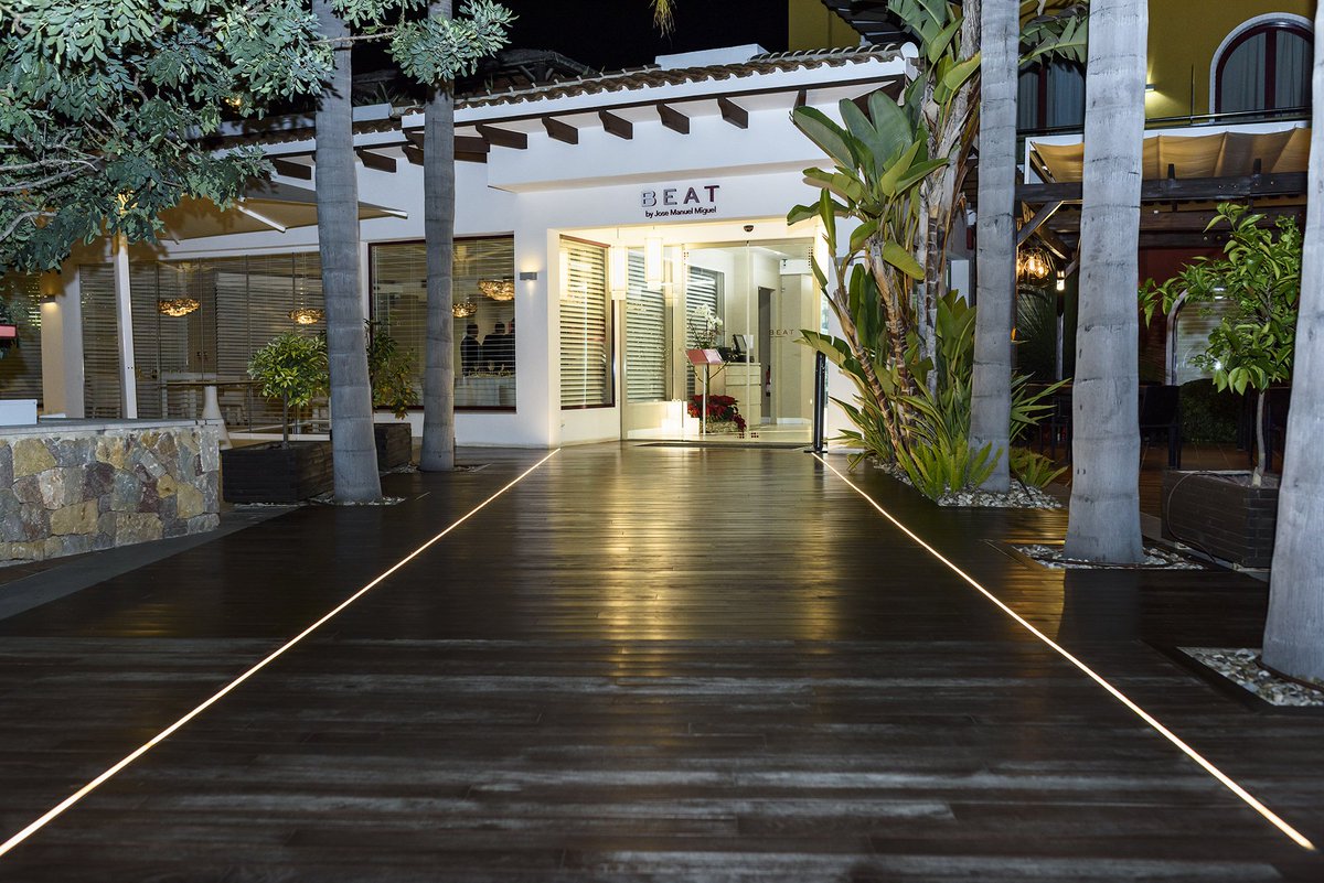 Ya has llegado al final del camino, aquí comienza tu viaje al corazón de tus sentidos.
º
You have reached the end of the road, here begins your journey to the heart of your senses.

#BeatCalpe