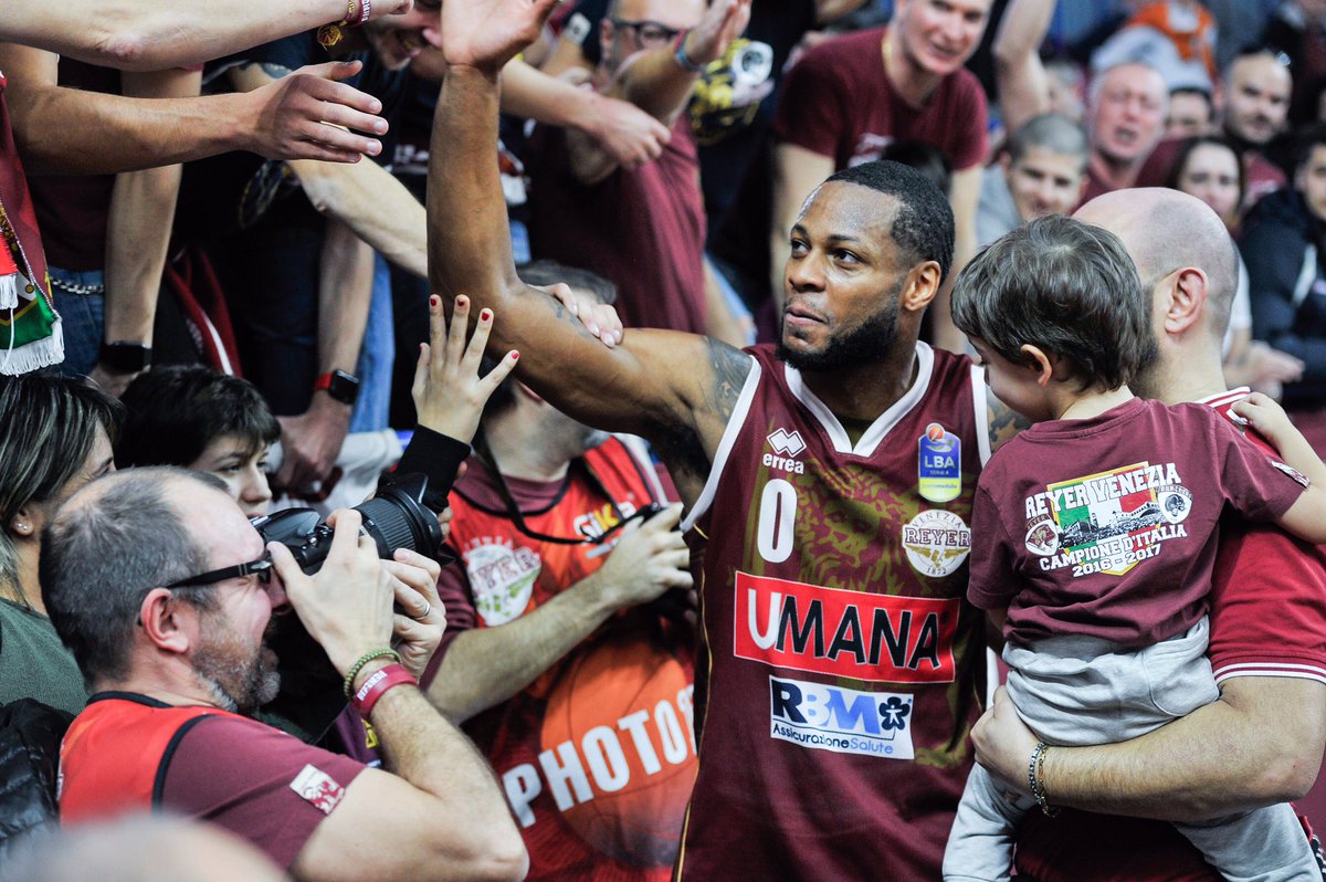 📌🏀 Domenica 27 gennaio ⏰ 19.05
Umana #Reyer - @PistoiaBasket: dopo quasi un mese la #SerieA 🇮🇹⛹️♂️ torna al #Taliercio, abbiacciamo gli orogranata, prevendita biglietti attiva 📣!
🔎➡️ Scopri: https://bit.ly/2CwjJAL
#Reyerneverstops #finoallafine