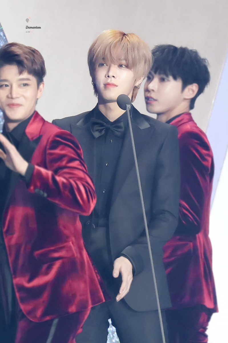 DementorYuta's tweet photo. 190115
#YUTA #유타 #NCT127 https://t.co/9fydxJQTNe