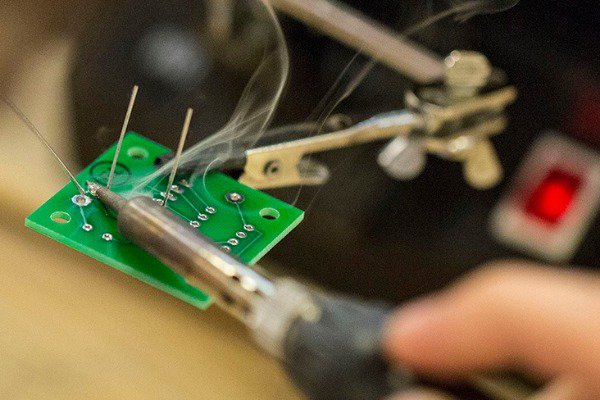 #kids Bots! TOMORROW  <a href="/nysci/">New York Hall of Science</a> socialrugrats.com/event/Bots9ee0…