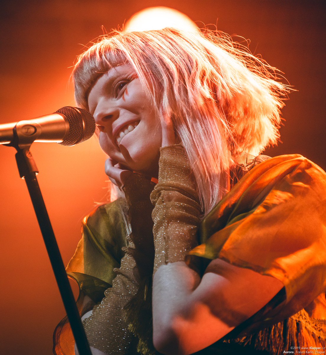 klapper_cz's tweet photo. Prague show photos of @AURORAmusic 
MORE >>> https://t.co/OOeJhnMmq1 https://t.co/yrtUXofVKw