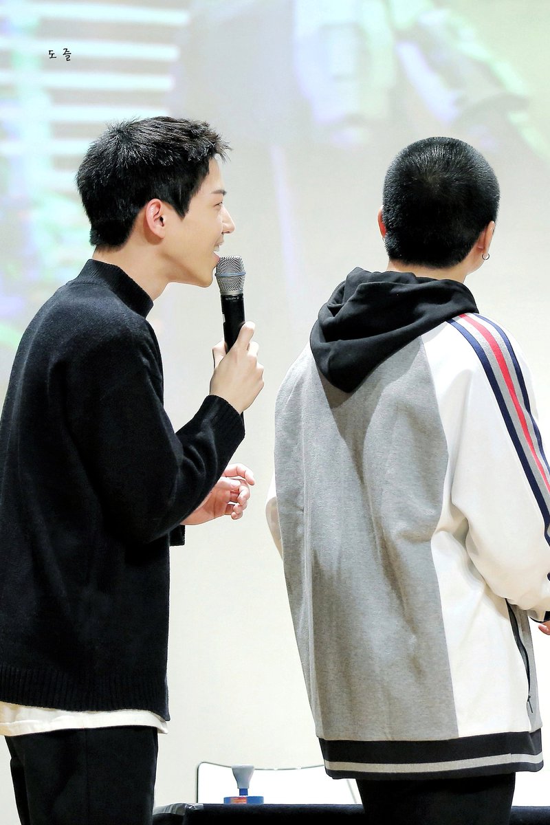 190113 스페셜 이벤트
#데이식스 #DAY6 #도운
<a href="/Jae_Day6/">J</a> 
도운아 검정색 너무 잘어울려 도운아 도운아 까까머리 부르던 도운아 도운아 도운시