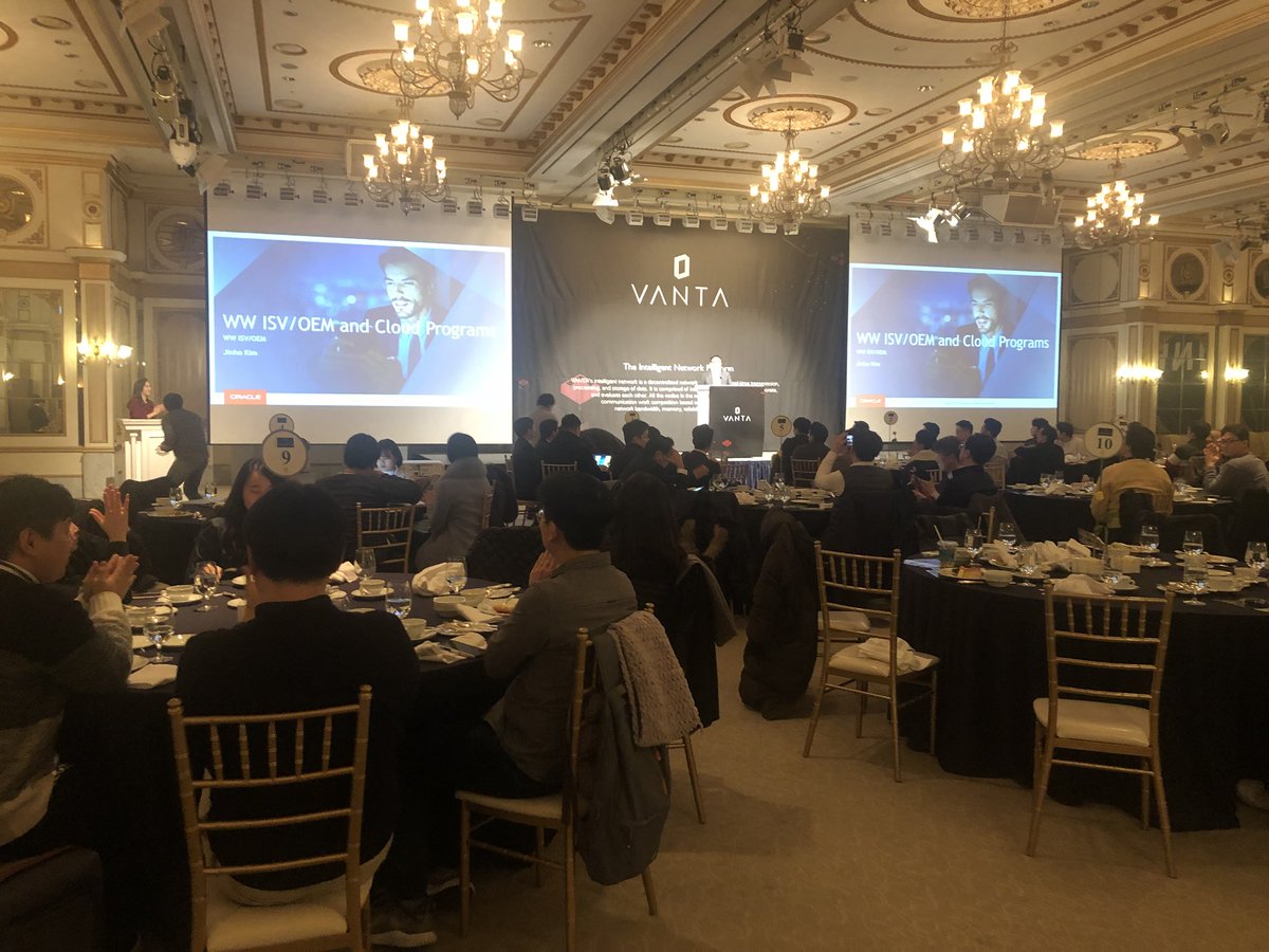 vantanetwork's tweet photo. Director of #Oracle’s ISV/OEM business unit speaking at #VANTA Network meetup!
#blockchain #cryptocurrency #ieo #ico https://t.co/a8QpI1Xovu