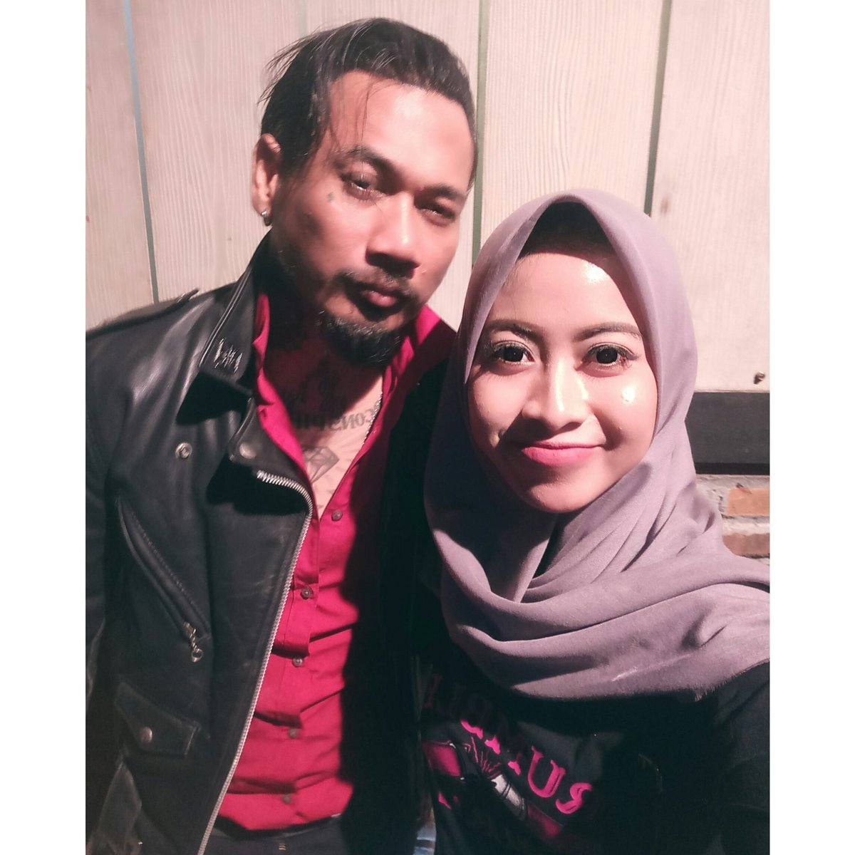 rina_sinatra's tweet photo. #FotoProfilBaru https://t.co/hlRwf2f5Dq