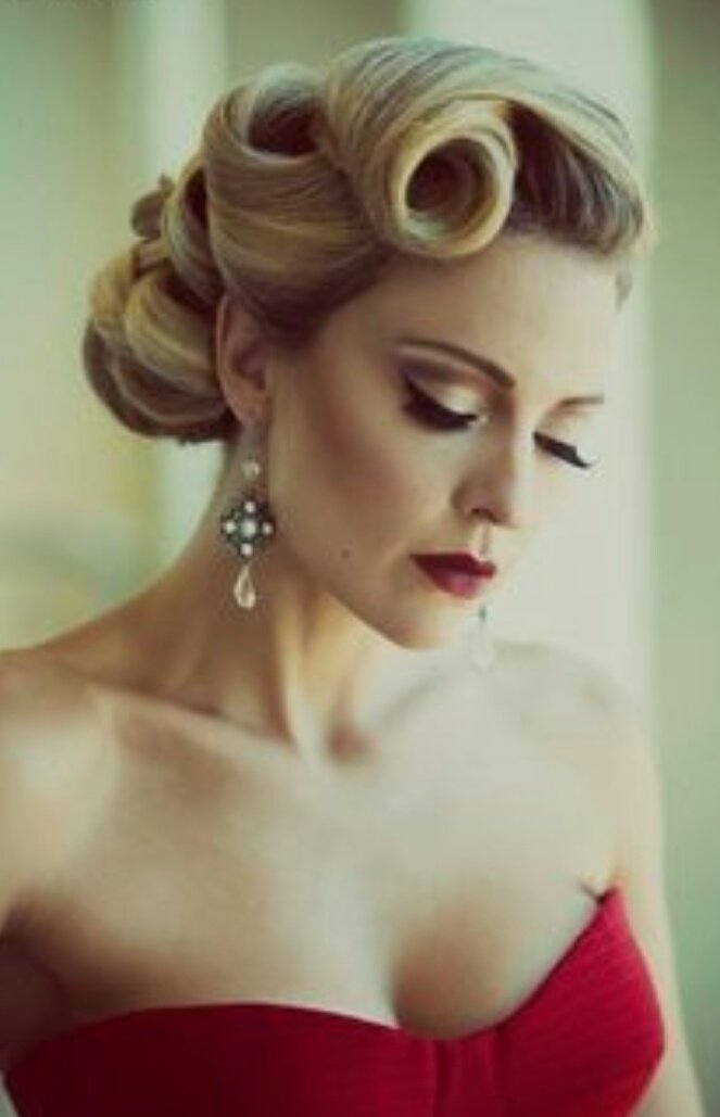 Ayuto ジョルノの髪って三つ編みの長さを考えると全体的にこのモデルさんくらいの長さかな 前髪結構長いね ジョルノの髪おろした姿見てみたい この ヴィクトリーロール って凄く応用出来て上品にも可愛くも見えるからディ モールトベネ