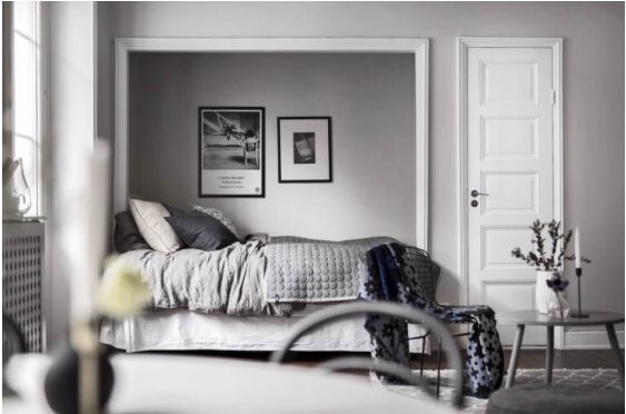 Bemydeco's tweet photo. ¡Por fin es viernes! Si todavía no has pasado por el blog, recuerda que un piso muy peculiar te espera: ¡solo tiene 2 colores en toda la decoración! ⚪️ https://t.co/dLYecztIAV ⚫️ #decoideas #inspiration #housetour #home #interiordesign #interiores #interior https://t.co/holaizgyJ0