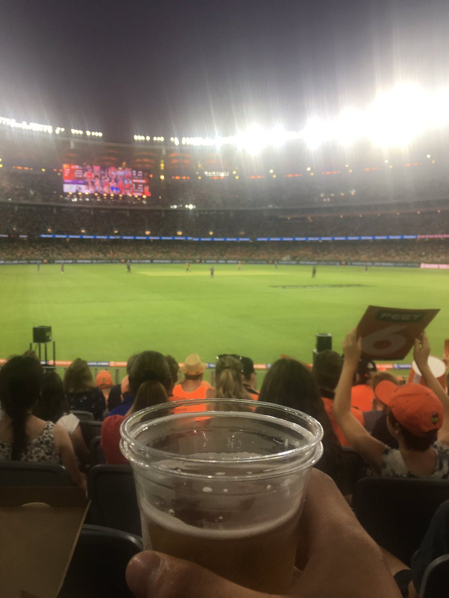 nelsonkent8's tweet photo. How bout the fkn atmosphere go Hobart , whiteman is making a ton #fuckya https://t.co/JEG7vR7IDU