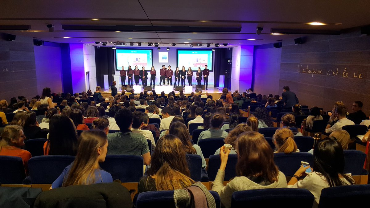 MmeMrEduc's tweet photo. Nous sommes aujourd'hui au siège du @medef pour le grand oral de création d'entreprises des étudiants de l' @EBICergy. 165 élèves ingénieurs (dont 122 femmes) pitchent leurs projets devant un jury de 34 personnalités des Ministères et des entreprises https://t.co/pMAJLgKLYe