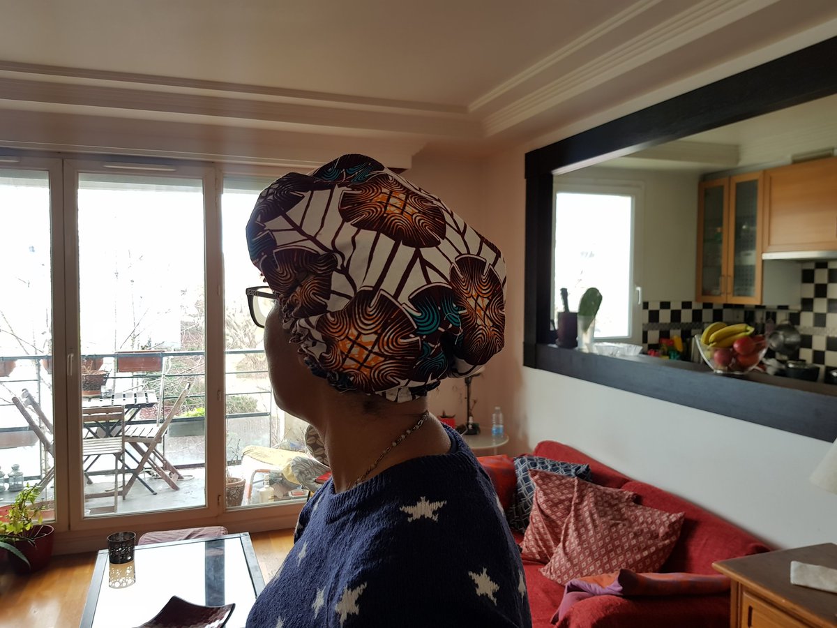 unclemega93's tweet photo. LES TWITTOS !! (FAUT RT SVP)

Ma mère commence tout juste à vendre ses bonnets de protection pour cheveux  cousu par ses propre main à partir de WAX BENINOIS (la doublure intérieur est en satin) ! Ils sont disponible pour 15€ en IDF (venez en DM si interessé) https://t.co/cbQO03YC7z
