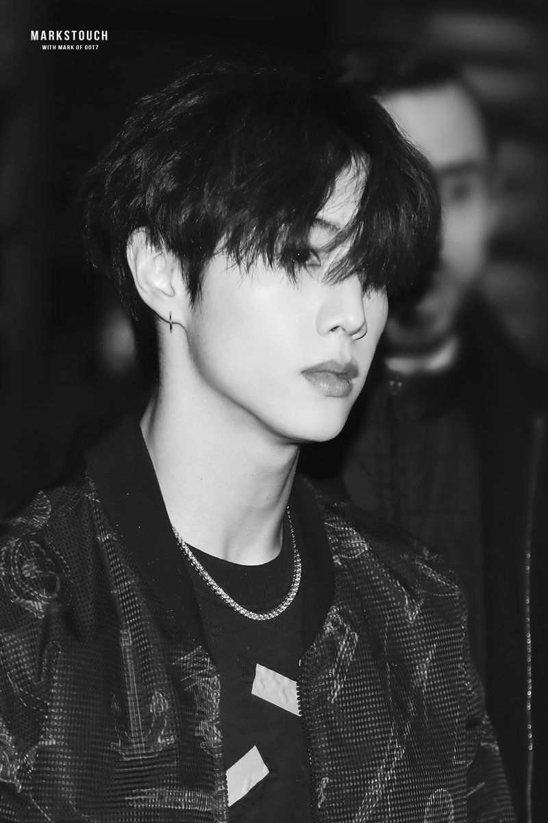 markstouch's tweet photo. [HQ]180111 Milan Ermenegildo Zegna you are the only one star I can see even it was in Milan sky💫 #GOT7 #Mark #마크 #갓세븐 #段宜恩 https://t.co/091QdqZiMH