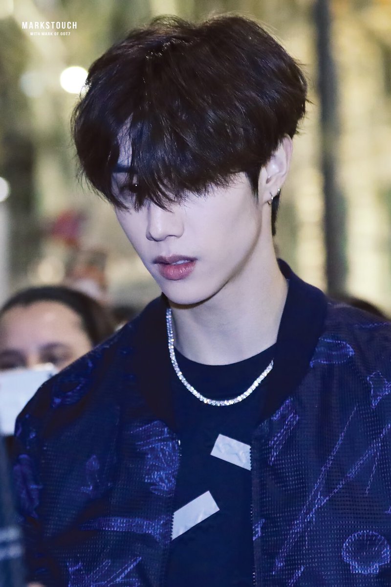 markstouch's tweet photo. [HQ]180111 Milan Ermenegildo Zegna you are the only one star I can see even it was in Milan sky💫 #GOT7 #Mark #마크 #갓세븐 #段宜恩 https://t.co/091QdqZiMH
