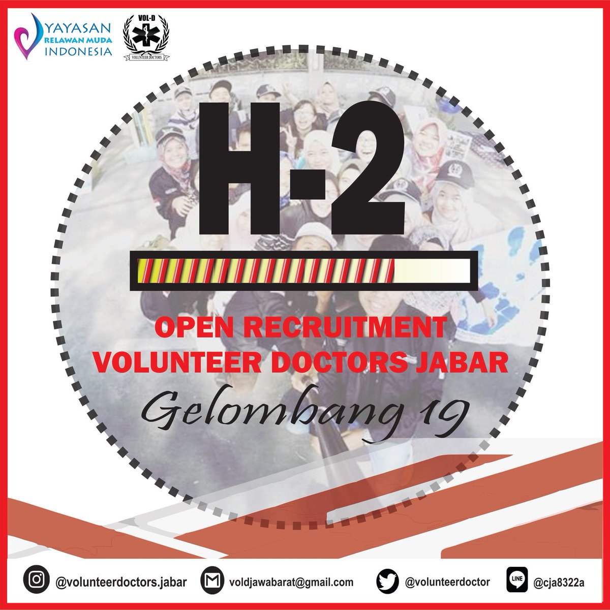 VolunteerDoctor's tweet photo. Mau gabung Volunteer Doctors?
Tunggu 2 hari lagi ya! 😀

Volunteer Doctors, Siap Mengabdi! 👊 https://t.co/kFV85uFAhL