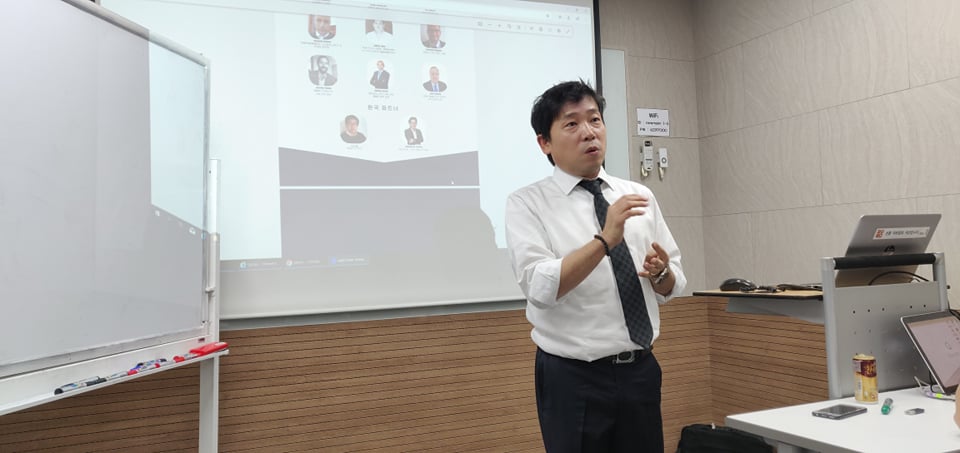 SandhyaKappor's tweet photo. @Quickxprotocol Team in Korea
with some great exchanges likes: KCX Exchange, Payx, Scanetchain...
#QuickX #QuickXProtocol #QuickXTokens #blockchain #quickx #quickxprotocol #quickxtokens #bitcoin #crypto #cryptocurrency #cryptoexchange #Payx https://t.co/KVZCR27MG5