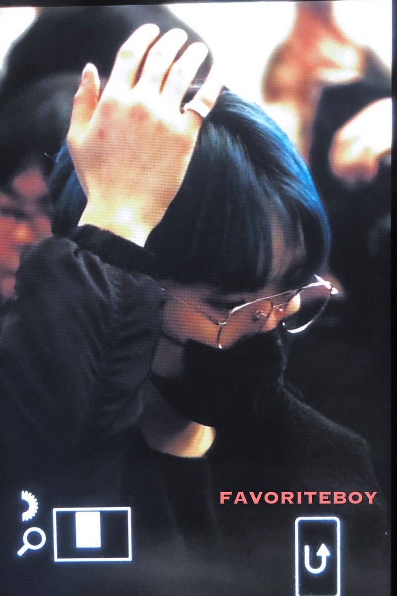 fb19980116's tweet photo. [Preview] 180119 ICN -> HK💙💙💙 #SEUNGKWAN #夫胜宽 #부승관 #승관 #SEVENTEEN #세븐틴 #YOU_MADE_MY_DAWN #YMMD @pledis_17 https://t.co/8IflrHgJf2