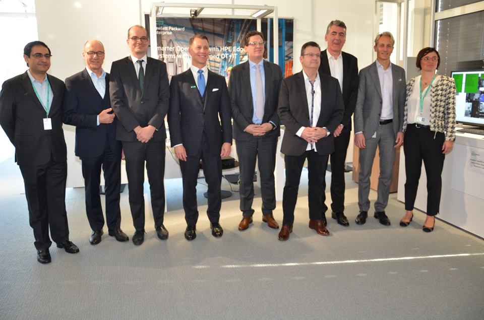 carlogiorgi_'s tweet photo. Proud to have witnessed the opening of the @HPE #InnovationLab. We welcomed our customers and partners to a new experience, helping them explore #IoT and #EdgeComputing opportunities and easily turn them into projects and #partnerships.
@TomBradicichPhD https://t.co/aCAYZqoxKU