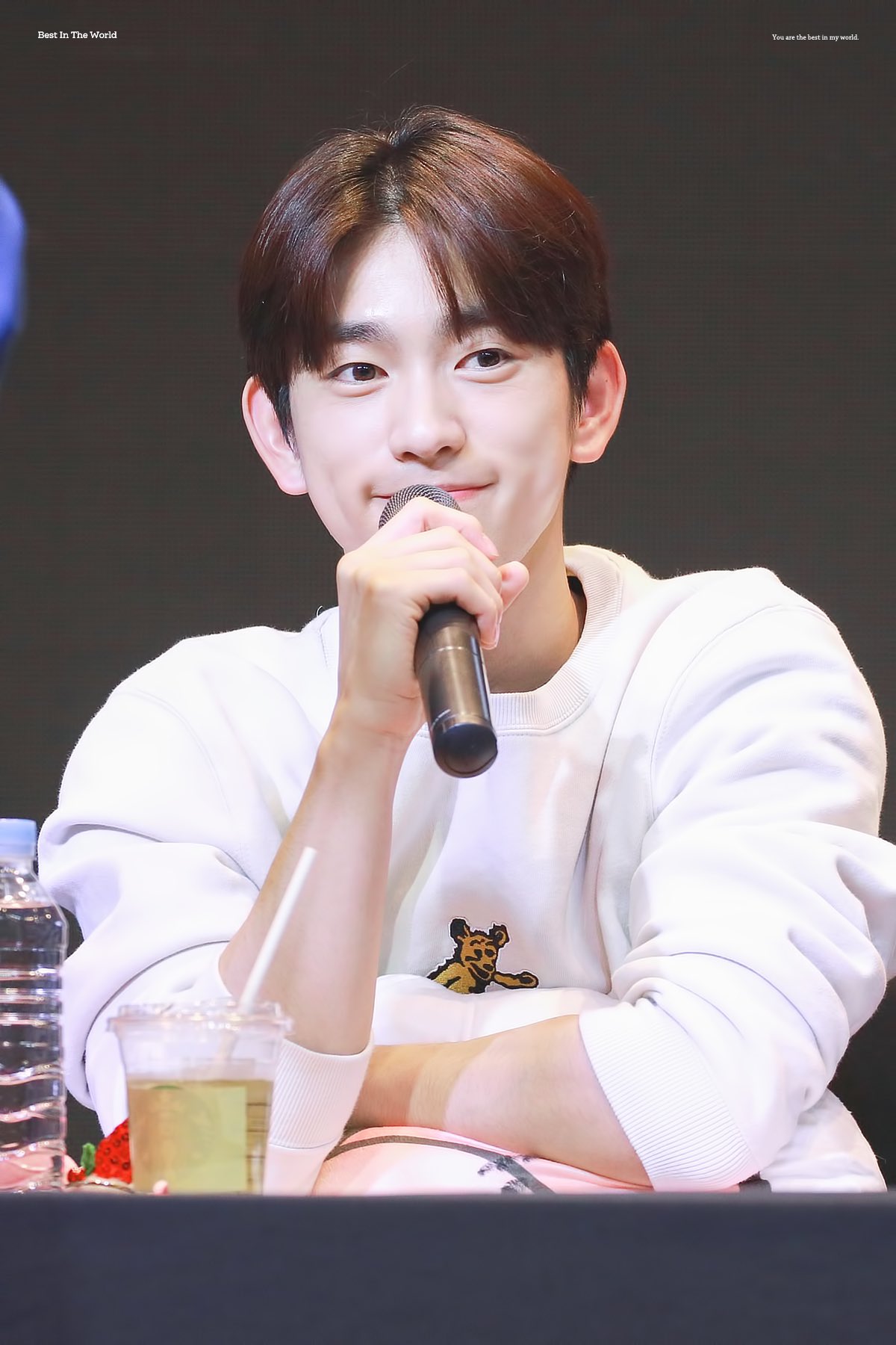 DxMVy-eVsAYy3Nw.jpg:orig