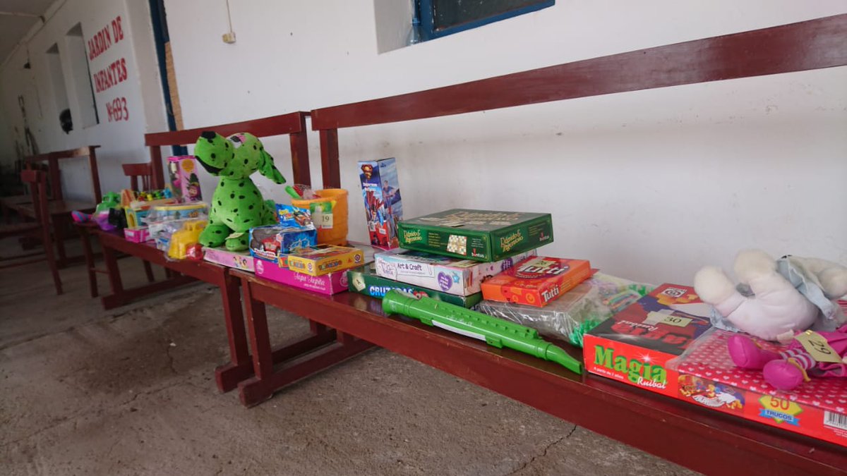 GraduadosUTN's tweet image. ¡Ayer fue un gran día! 😀 Se entregaron juguetes donados en la #FeriaTecnológicaUTN a la Escuela N° 742 "Lomitas blancas" de Sgo del Estero. Durante la jornada, se realizaron diferentes juegos y todos los niños y niñas recibieron un juguete 😍 ¡Gracias x colaborar!
