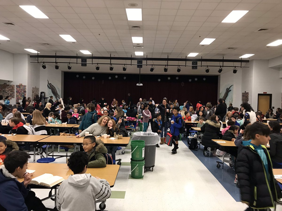 OCEEPrincipal's tweet photo. Thank you to our #OceeElementaryFoundation for hosting our #MunchkinswithMom event! @oceeotters #peopleandculture #communitycollaboration https://t.co/pnSxiQfhRF