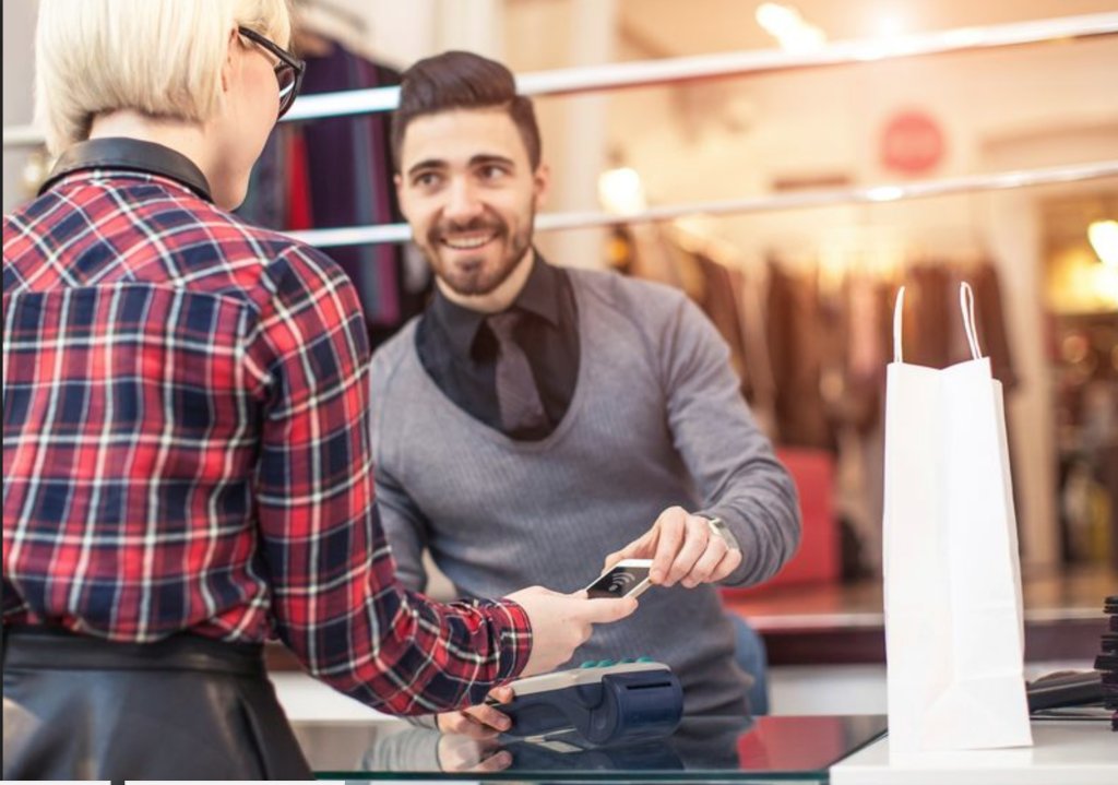 Le magasin du futur : services augmentés grâce aux nouvelles technologies pour le bonheur du client. Retrouvez Cyril Bourgois, directeur de la stratégie, de la transformation digitale et de l’innovation du Groupe Casino dans <a href="/LesClesDeDemain/">Les Clés de demain</a> bit.ly/2HeLhAl