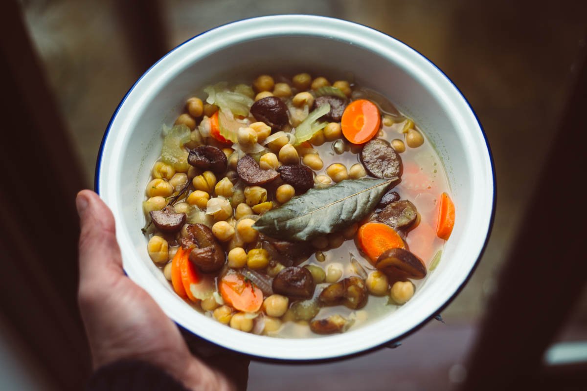 Chickpea and Roast Chestnut Soup
.
This meal is around 81% less polluting than the average UK meal.

Eating this recipe will save the equivalent to the emissions produced driving 19.8km in a modern car.

Recipe here: ow.ly/3XSw50keYlt. #climatechange #zerowaste #recipes