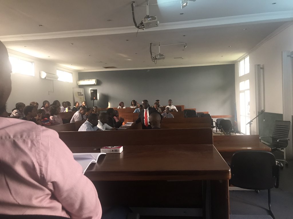 Mapon_Matata's tweet image. Heureux d'avoir commencé mes enseignements d'économie à l'Universite protestante au Congo.