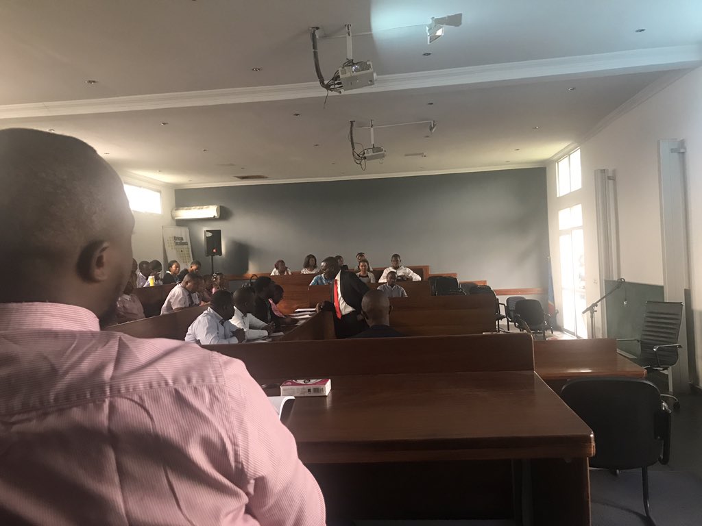 Mapon_Matata's tweet image. Heureux d'avoir commencé mes enseignements d'économie à l'Universite protestante au Congo.