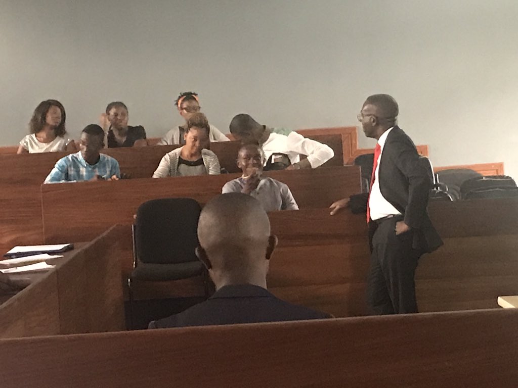 Mapon_Matata's tweet image. Heureux d'avoir commencé mes enseignements d'économie à l'Universite protestante au Congo.