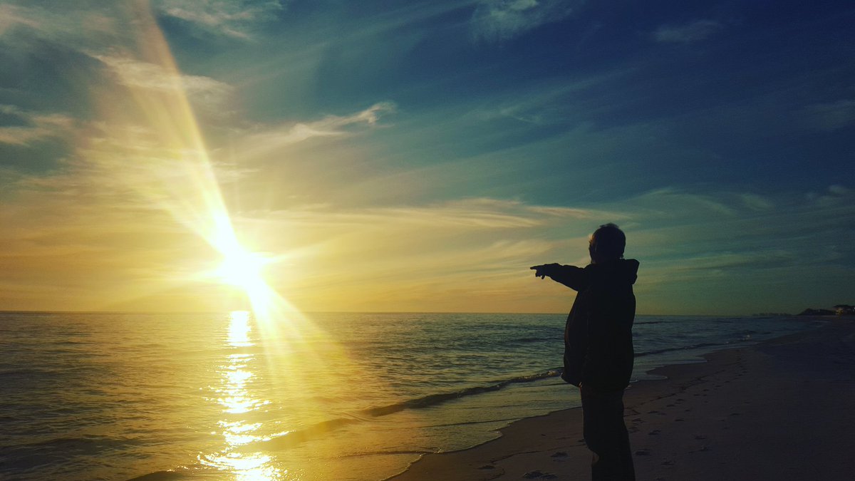 TBT this time in Seaside Florida USA 2016 with @nikolakolai ...
#poetry #spokenword #performer #poet #retreat #writer