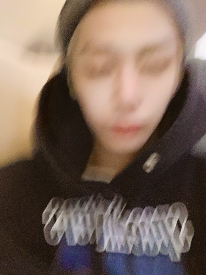 OfficialMONSTAX's tweet photo. [#형원] 몬베베 아프지 말고 잘 있어~~ 하루면 오긴 하는데 그래도 잘 있어~~~홍콩 몬베베 곧 만나! https://t.co/BvS6KTHpBW