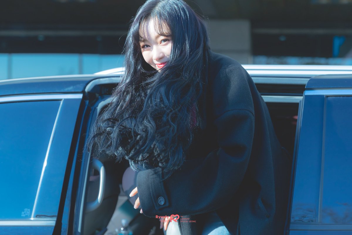 190117 더 히트 출근
#러블리즈 #Lovelyz
#류수정 #수정 #Sujeong #スジョン
#류블리
@Official_LVLZ
降臨💕