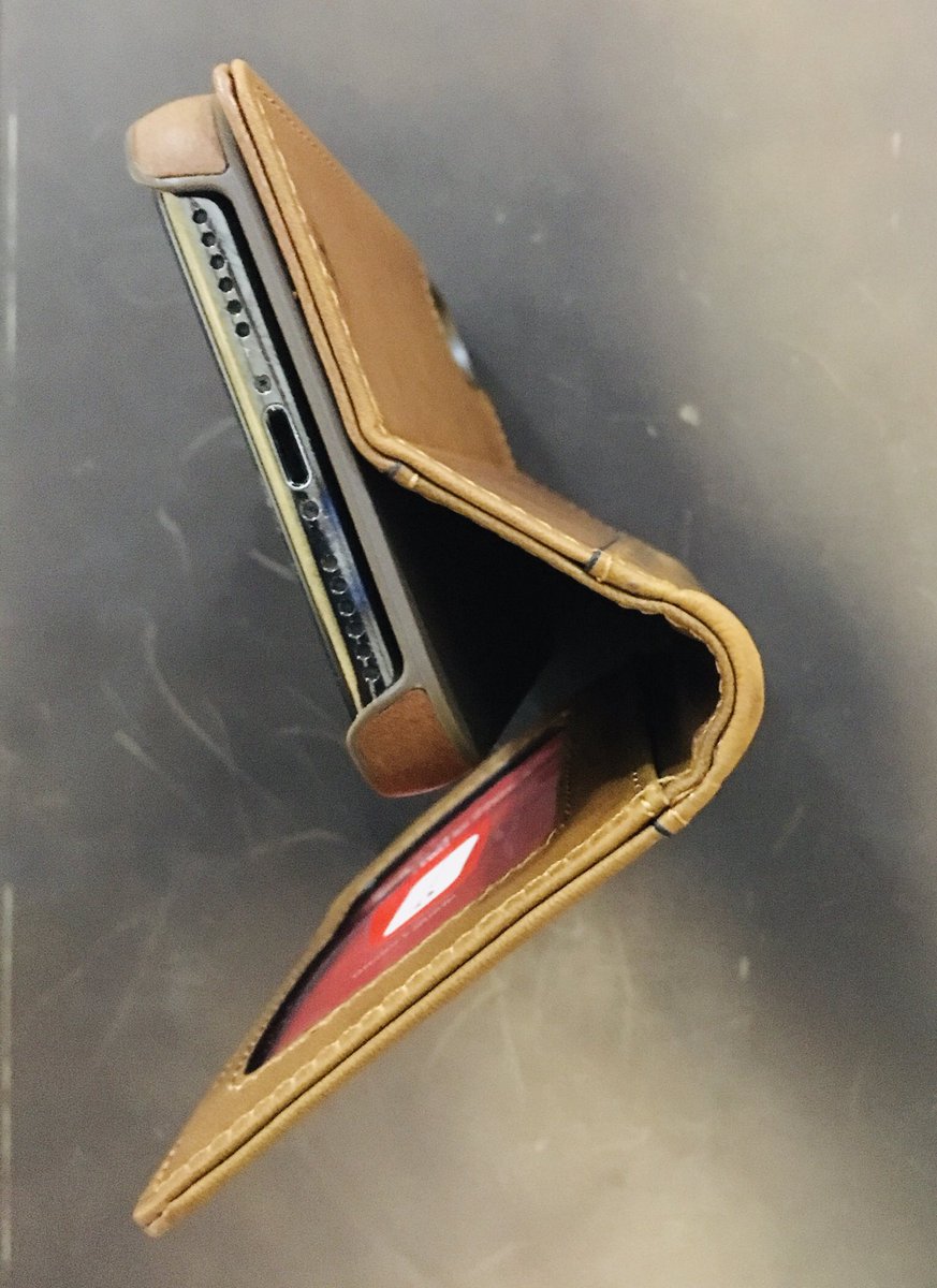 aapltrdng's tweet photo. @twelvesouth Journal for @apple iPhone XS & XS Max; (N30,600) $84
@aapltrdng
SERVES;โ
GENUINE LEATHER WALLET
CARDS & ID HOLDER
& ULTRA HARDSHELL SECURE iPHONE POUCH
โ
#aapl #aapltrdng #apple #twelvesouth #iphonexs #journal #leatherwalletcase #cardholder #winter #Wintersales https://t.co/c69bO3Wqn2