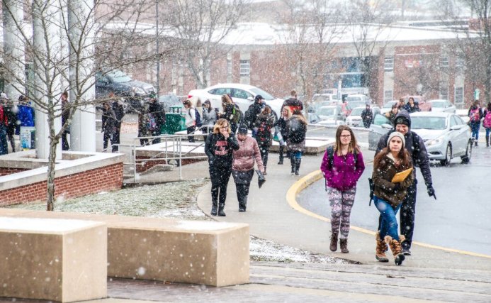slipperyrocku's tweet photo. Today, we welcome transfer students to campus for orientation! Welcome to the #srufam, we're happy you're here ☺

#srutransfer #sruorientation https://t.co/Wzby7QfAm9