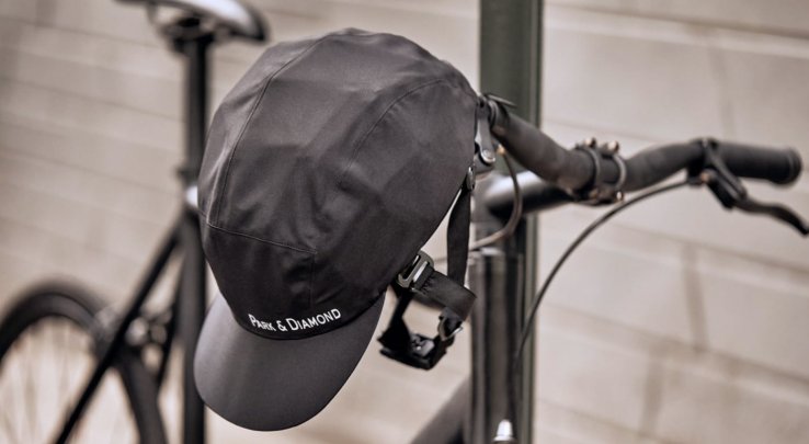 « Un casque de vélo pliable à l’allure d’une casquette » 🚲
https://lesclesdedemain.lemonde.fr/technologie/un-casque-de-velo-pliable-a-l-allure-d-une-casquette_a-88-6888.html …
Une idée à développer pour encourager le port du casque chez les #cyclistes ? 🧐
Pour rappel, chez les moins de 12 ans, il est obligatoire 😉
#velo #velotaf