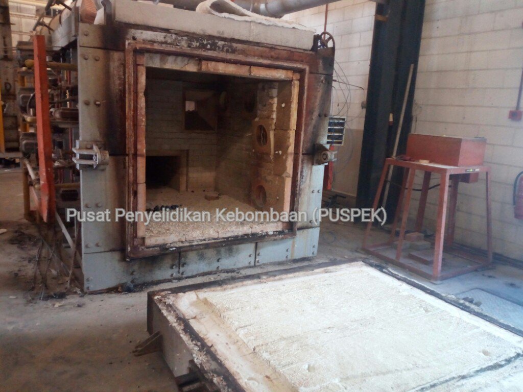 Fire_Research's tweet photo. 14 Jan 2019 - Study visit from FRDM Fire Research Officer at SIRIM QAS Int: "The Fire Protection Section (FPST)" witness fire resistance test for lift landing door.
@KP_bombaJBPM 
@kpkt_gov 
@bombaJBPM https://t.co/4TYUe6Qx9U