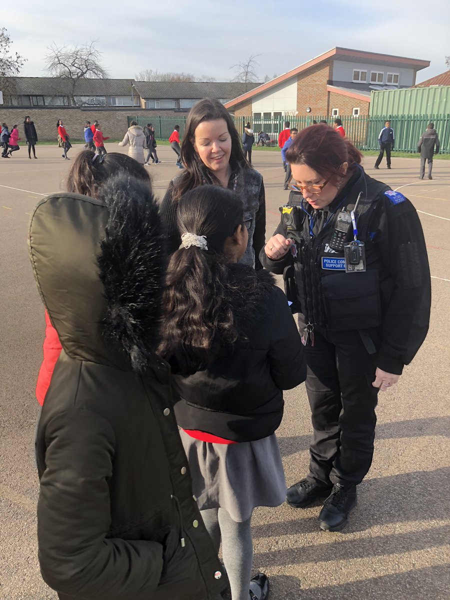annelinejunior's tweet image. Thank you to Mel our Community Police Officer for visiting us this afternoon @EssexPoliceUK #elloelloello #lotsofquestions #lovelearnsharepray