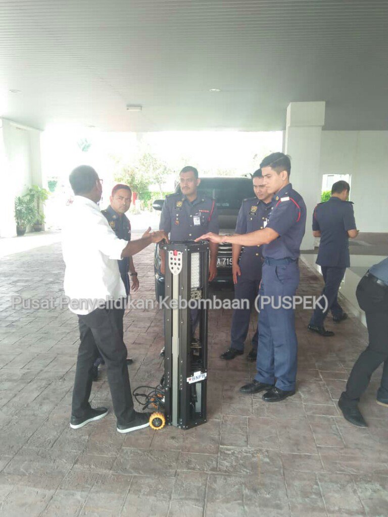 Fire_Research's tweet photo. 15 Jan 2019 - Activity product demostration at Fire Research Centre.

Product : BASE LIGHT LED PORTABLE LIGHT TOWER
Company: RITMA SAGA SDN. BHD
@KP_bombaJBPM 
@kpkt_gov 
@bombaJBPM https://t.co/icmzLO0wPc
