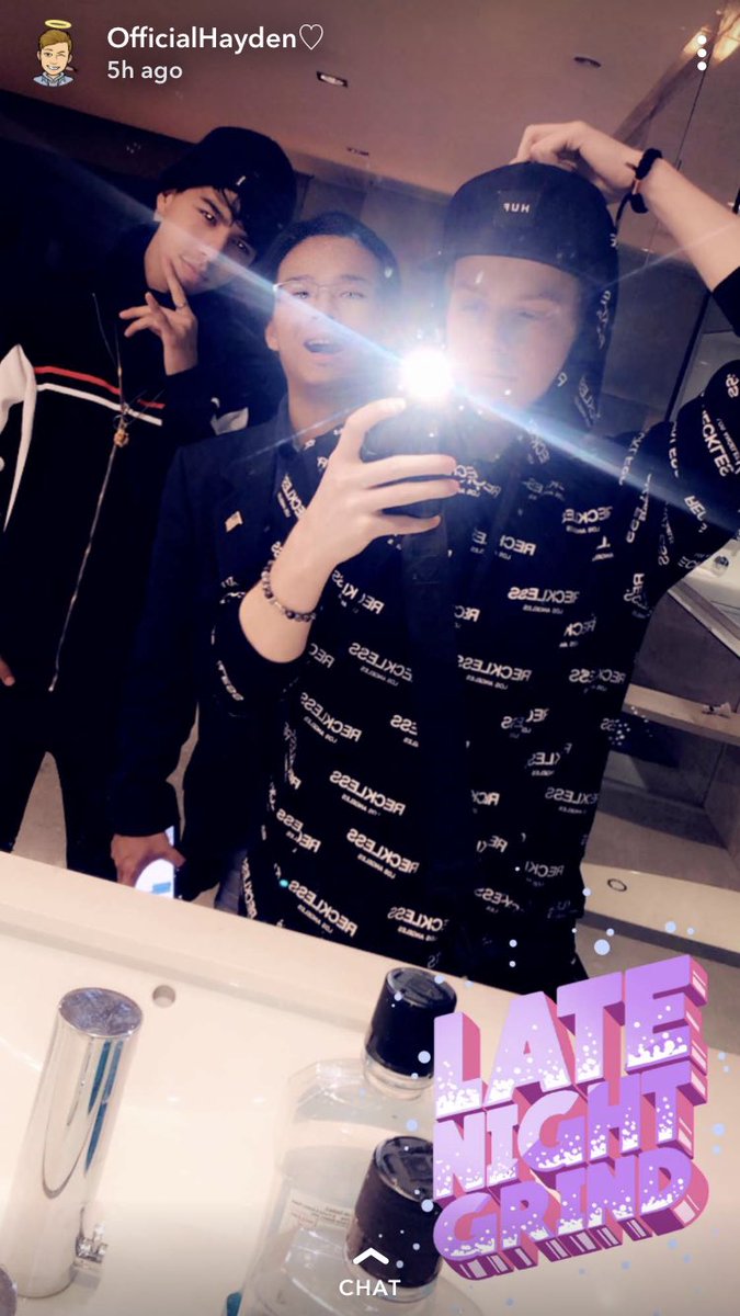 DirtyYouNowMind's tweet photo. Cutest snaps of the day 
@BrattyCupcakes 🔥
@Brn_girl97 🌊
@VeganWarrior4 😘
@OfficialHaydenX ✌🏼 https://t.co/7ZEsAMCwU3