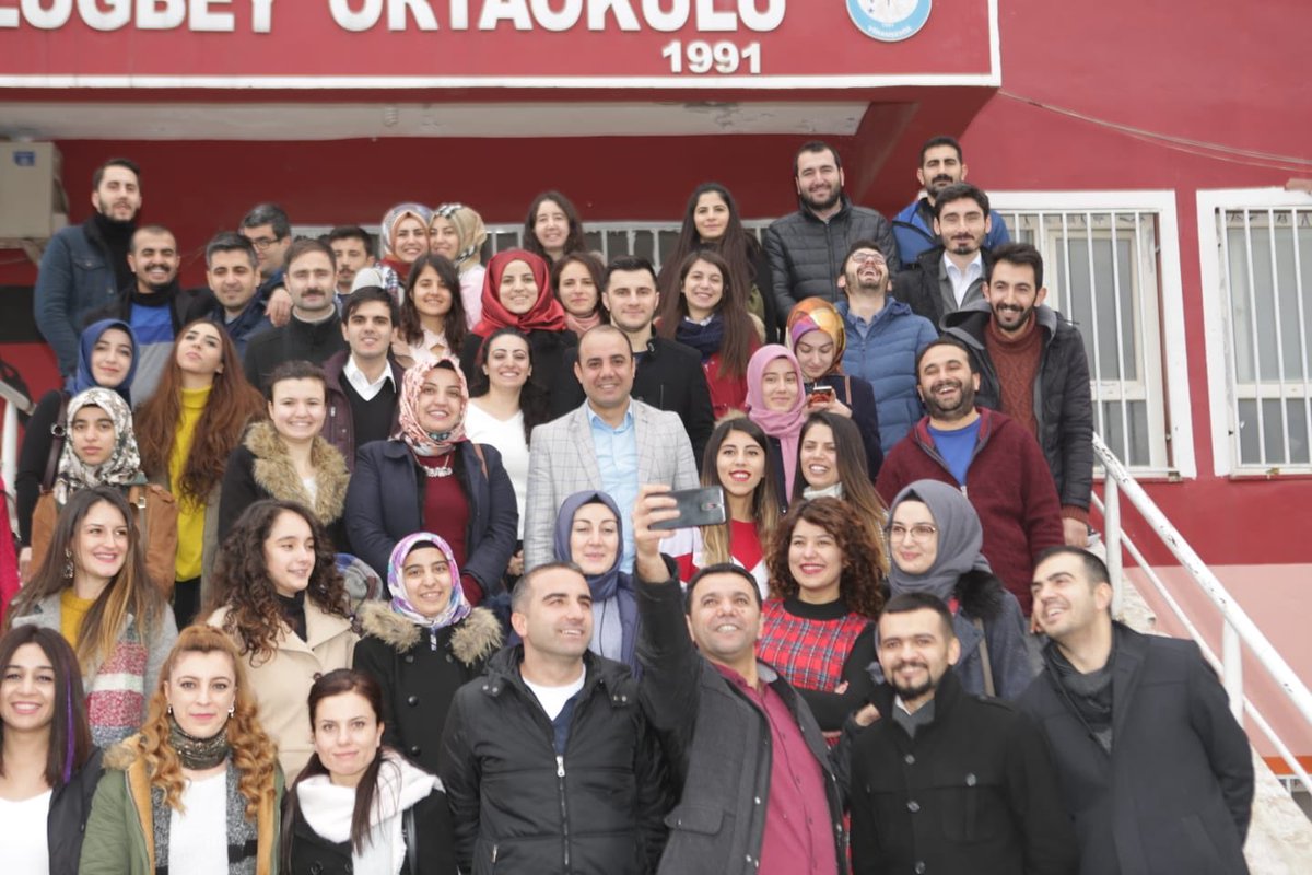 🏆Başarılı bir dönemin ardından öğrencilerimizle karne sevincini yaşadık. Tüm öğretmen ve öğrencilerimize iyi tatiller dileriz.👏👏👏👏 #UluğbeyOrtaokuluAilesi #karnesevinci