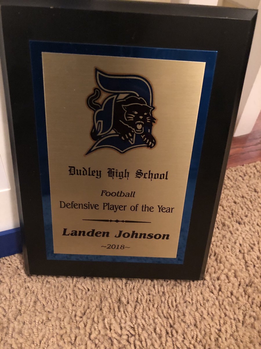 jackiejohnson's tweet photo. Congrats @Land0_21 #DefensivePlayeroftheYear @DBoyzFootball #Linebacker #2019 #Roadto18 #J20 #ScholarAthlete https://t.co/7rcGhGoJk0